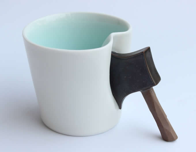 https://www.feelgift.com/media/productdetail/HOME_OFFICE/novelty-mugs/Porcelain-Coffee-Mug-with-Hatchet-Handle-christmas-gifts-cool-stuffs-feelgift-2.jpg