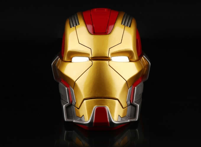 New Iron Man Helmet Portable Ashtray - FeelGift